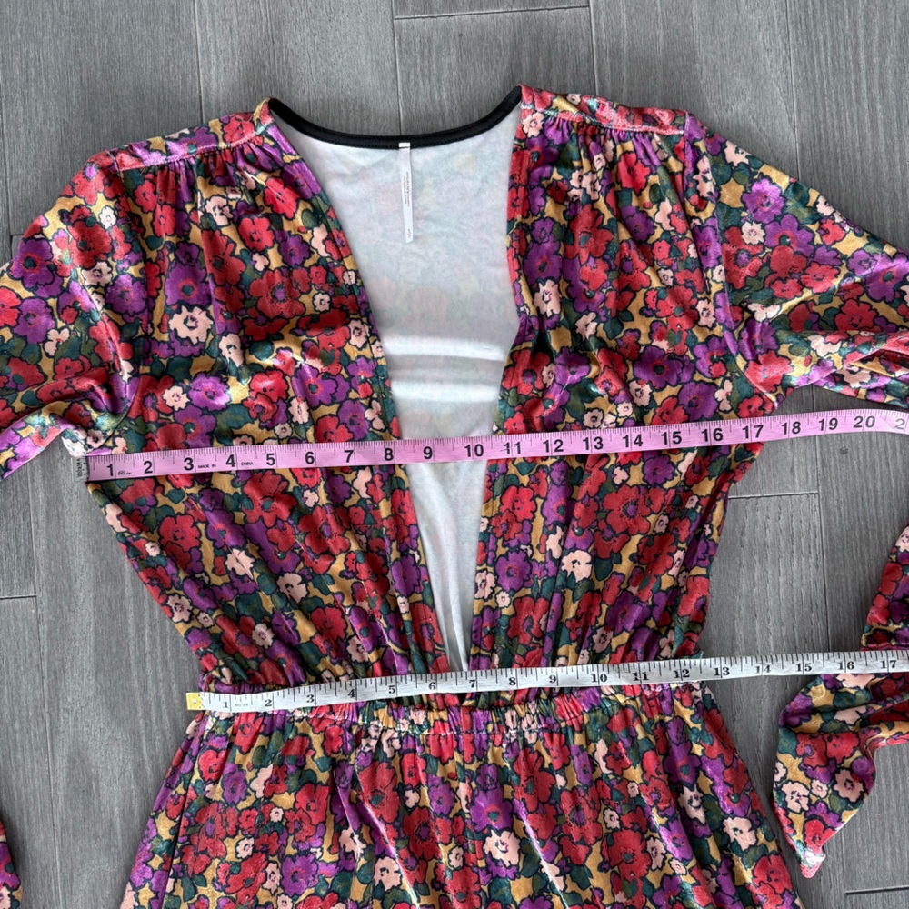 Free People Giselle Velvet Billowy Wide Leg Jumpsuit Deep V Neck Floral Print S - Picture 14 of 16